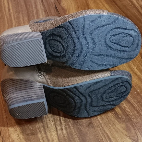 OTBT Vagabond Bootie 8 Color Otter - Picture 5 of 7